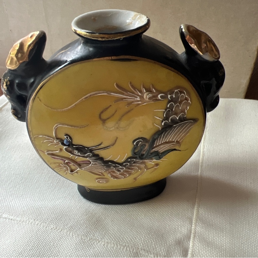Small Vintage Porcelain Vase Dragon Lizard Yellow Black Japan 4"H